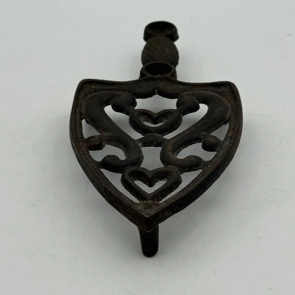 Vintage Cast Iron Heart Trivet Sad Iron Stand Rustic Farmhouse Decor Black